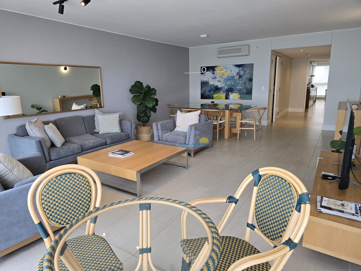 Apartamento en venta de 2 dormitorios en Torre Le parc , Punta del este , Playa brava - Inmobiliaria Playa del Este