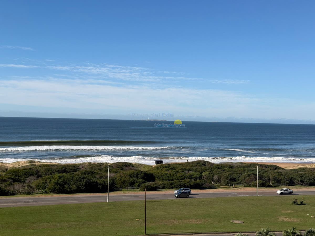Apartamento en Venta de 2 dormitorios en Torre Trump , Punta del este , Playa brava  - Inmobiliaria Playa del Este