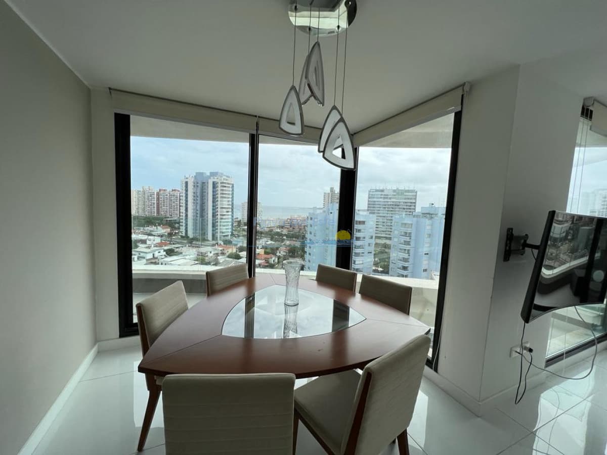 Apartamento en venta de 3 dormitorios en Edificio Art Tower , Punta del este , Playa mansa  - Inmobiliaria Playa del Este