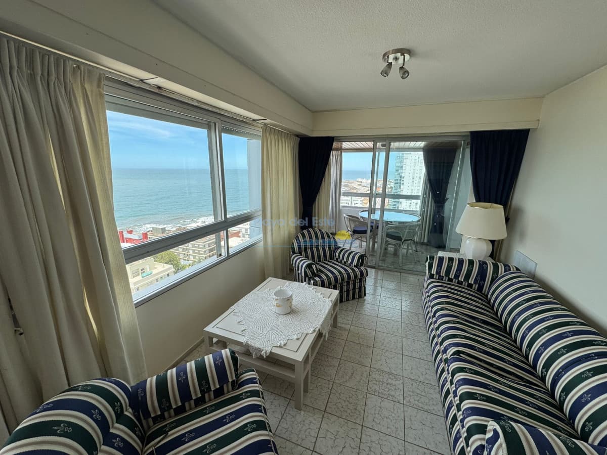 Apartamento en Venta de 3 dormitorios en la Península de Punta del este , Gorlero  - Inmobiliaria Playa del Este