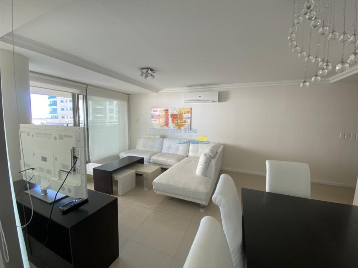 Apartamento en Alquiler de 2 dormitorios en Punta del este . Playa Brava , Torre Imperiale  - Inmobiliaria Playa del Este