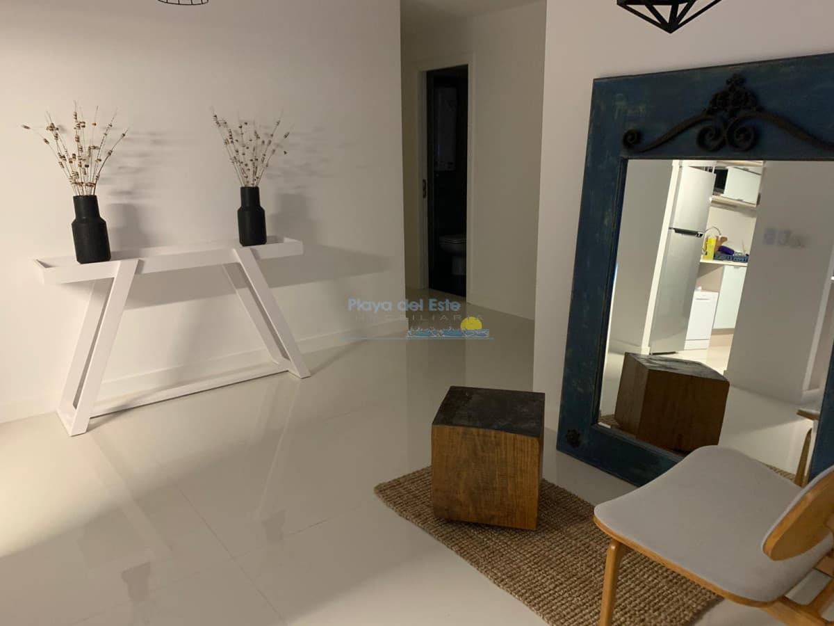 Apartamento de 3 dormitorios en edificio Art Tower , Punta del este  - Inmobiliaria Playa del Este