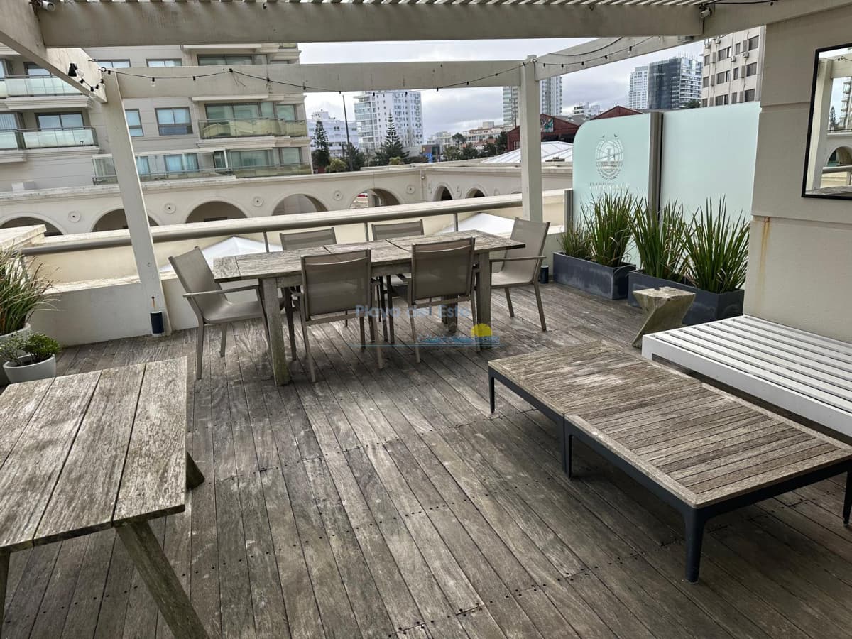 Apartamento en Alquiler de 3 dormitorios en Torre Imperiale , Punta del este , Playa Brava , Península  - Inmobiliaria Playa del Este