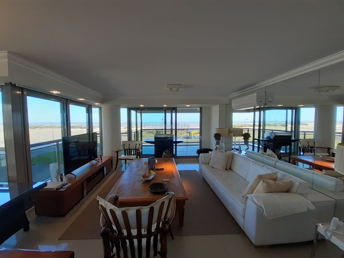 Apartamento en venta de 3 dormitorios en Torre imperiale  , Punta del este , Playa Brava  - Inmobiliaria Playa del Este