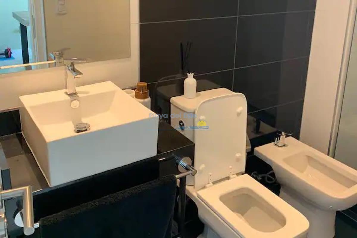 Moderno apartamento a pasos del mar - Inmobiliaria Playa del Este