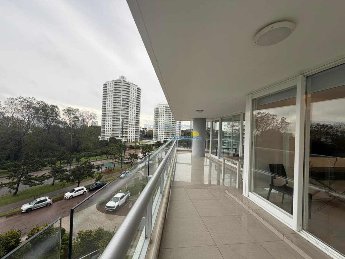 Apartamento en Venta de 4 dormitorios en Torre ONE , Punta del este . Playa Brava , Roosevelt - Inmobiliaria Playa del Este