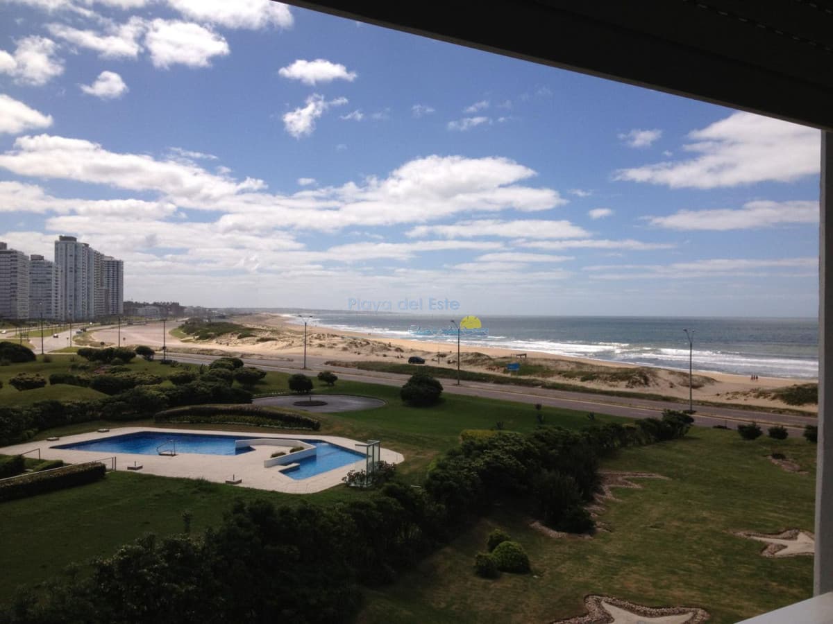 Brava  edificio con amenities de muy solida construccion - Inmobiliaria Playa del Este