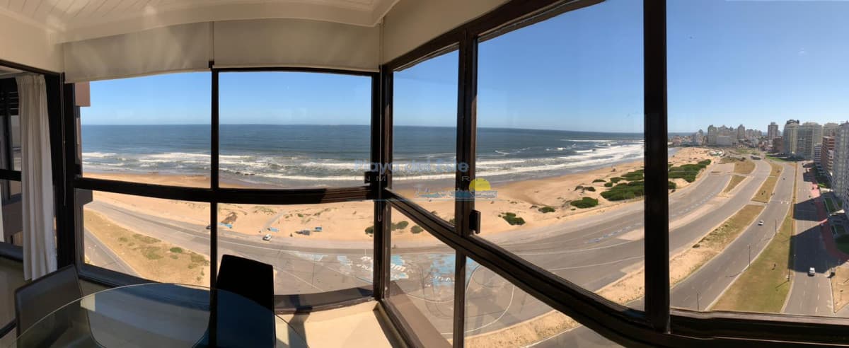 Apartamento en Alquiler ´de 3 dormitorios en Torre Cristal , Punta del este , Playa brava , Vista al mar  - Inmobiliaria Playa del Este