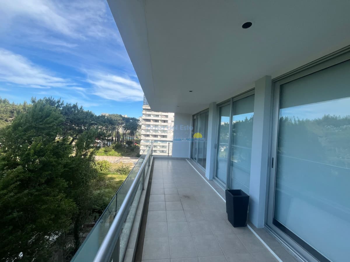 Apartamento en Venta de 2 dormitorios en edificio be Punta , Punta del este , Playa Brava  - Inmobiliaria Playa del Este