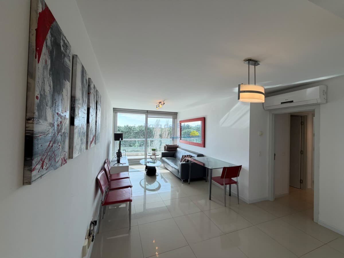 Apartamento en venta de 2 dormitorios a pasos de Punta Shopping , Punta del este  - Inmobiliaria Playa del Este