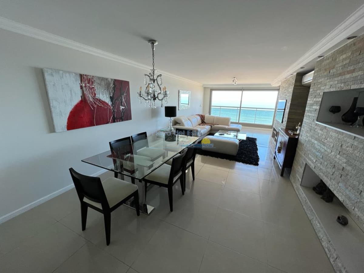 Apartamento de 3 dormitorios en Torre Imperiale , Punta del este  - Inmobiliaria Playa del Este
