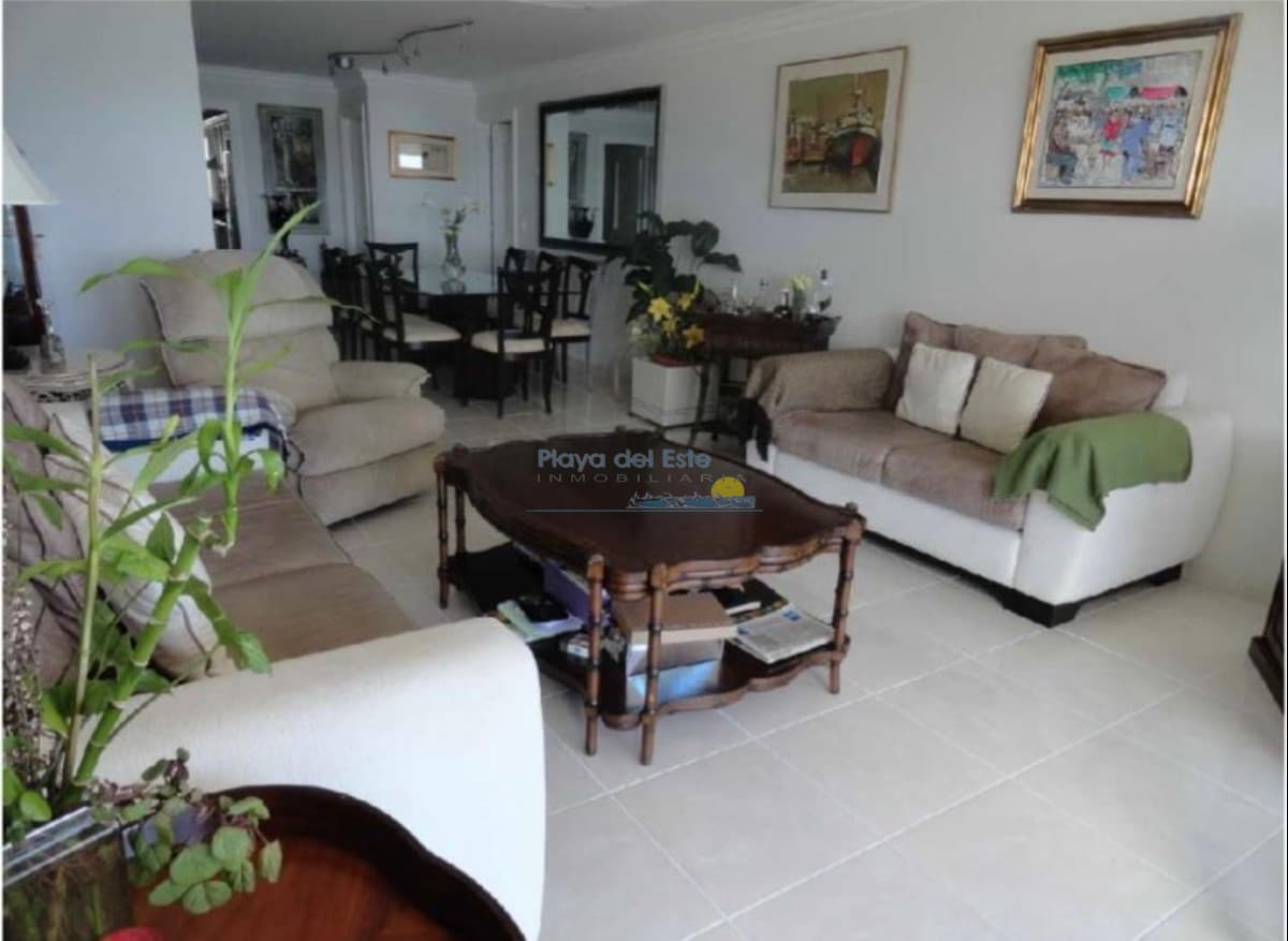 Apartamento en alquiler de temporada en Torre Millenium de 3 dormitorios , Punta del este , Playa mansa  - Inmobiliaria Playa del Este