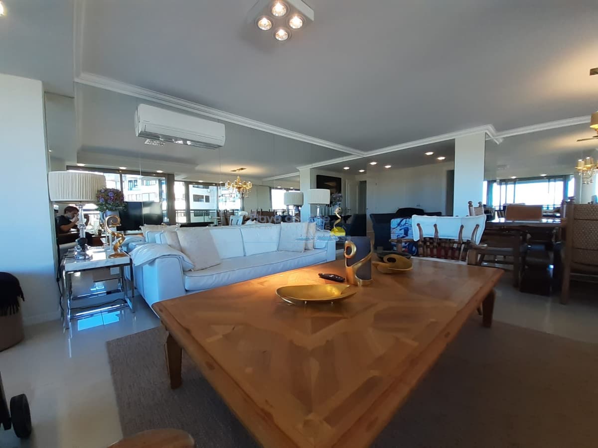 Apartamento en venta de 3 dormitorios en Torre imperiale  , Punta del este , Playa Brava  - Inmobiliaria Playa del Este