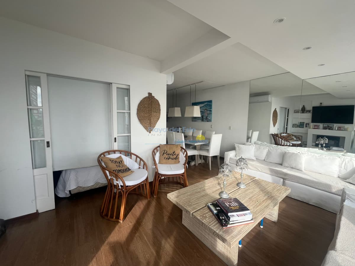 Apartamento en alquiler temporal de 2 dormitorios en Punta del este , Gorlero , Península  - Inmobiliaria Playa del Este