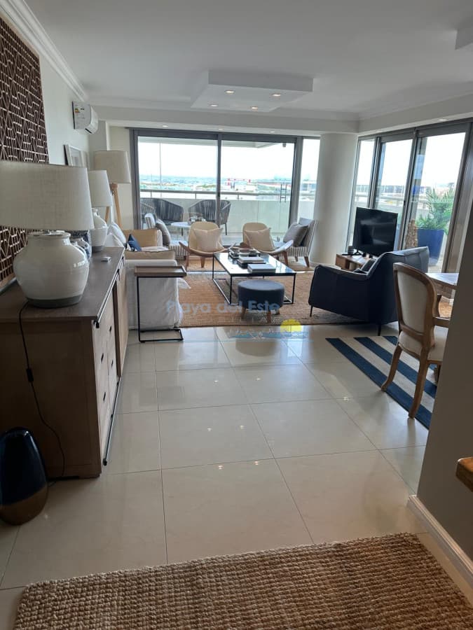 Apartamento en Alquiler de 3 dormitorios en Torre Imperiale , Punta del este , Playa Brava , Península  - Inmobiliaria Playa del Este