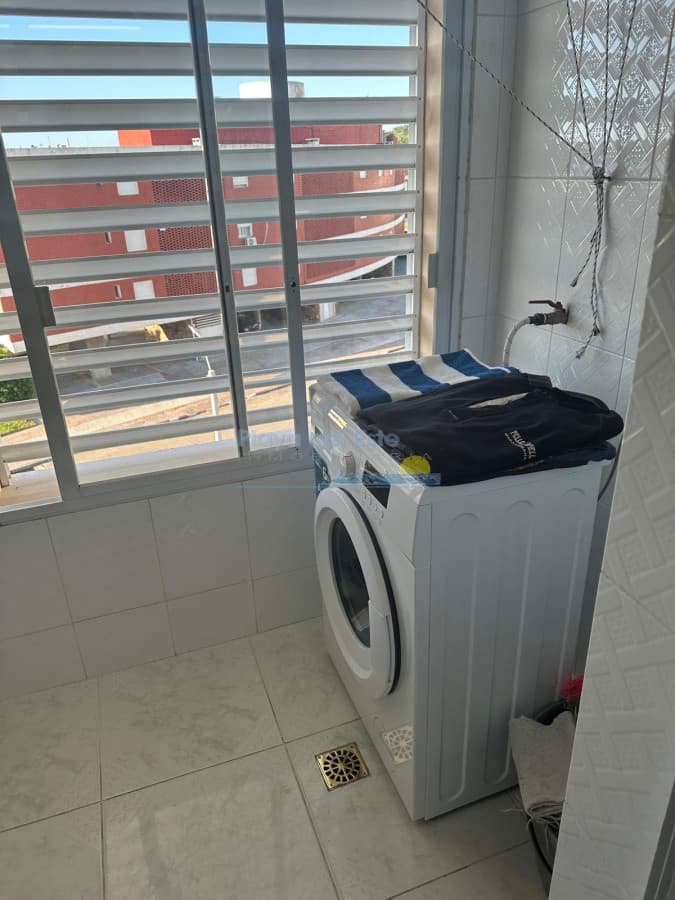 Apartamento en Alquiler temporal de 3 dormitorios en Coral Tower , Punta del este , Playa mansa  - Inmobiliaria Playa del Este