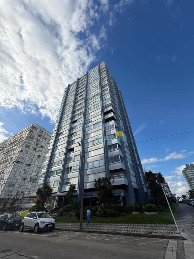 Apartamento EN VENTA de 2 dormitorios en venta en Península , punta del este  - Inmobiliaria Playa del Este