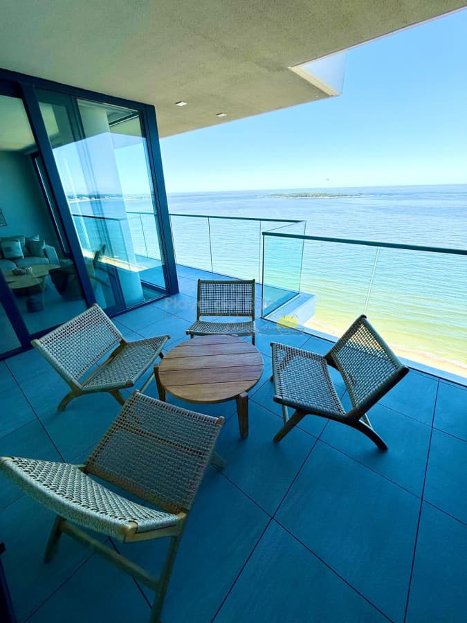 Apartamento en alquiler temporal de 3 dormitorios en Torre Venetian , Punta del este , Playa Mansa  - Inmobiliaria Playa del Este