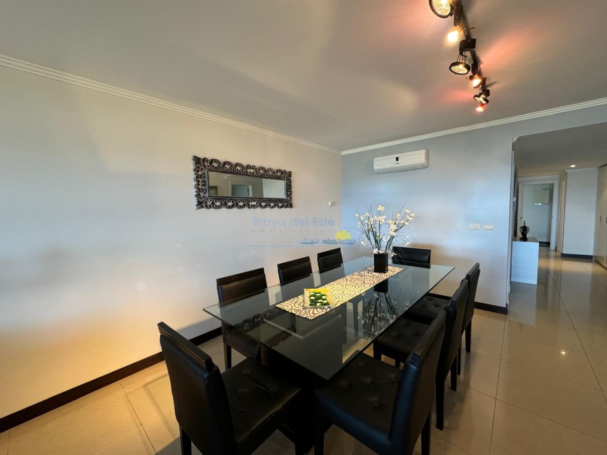 Apartamento en venta de 4 dormitorios en Punta del este , Playa Brava , Torre Lobos   - Inmobiliaria Playa del Este