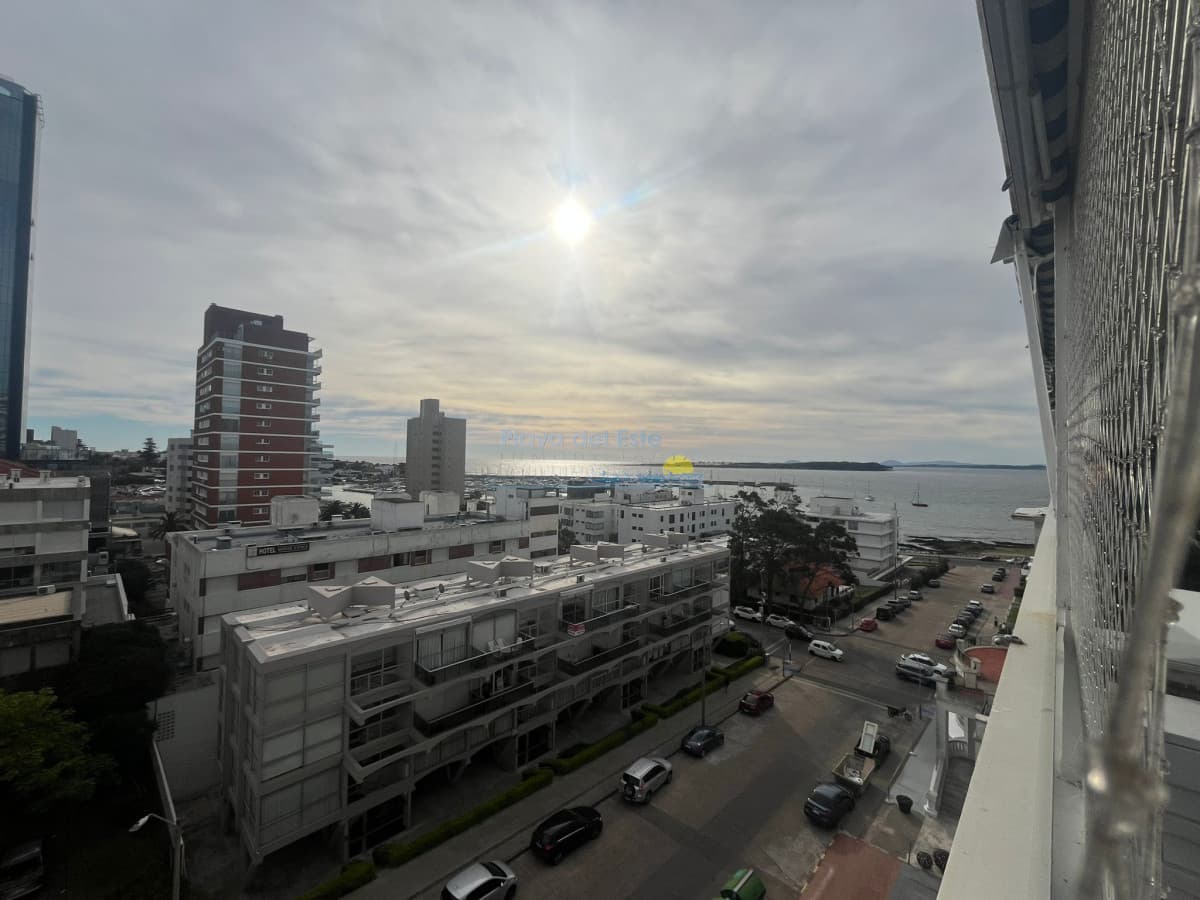 Apartamento en alquiler temporal de 2 dormitorios en Punta del este , Gorlero , Península  - Inmobiliaria Playa del Este