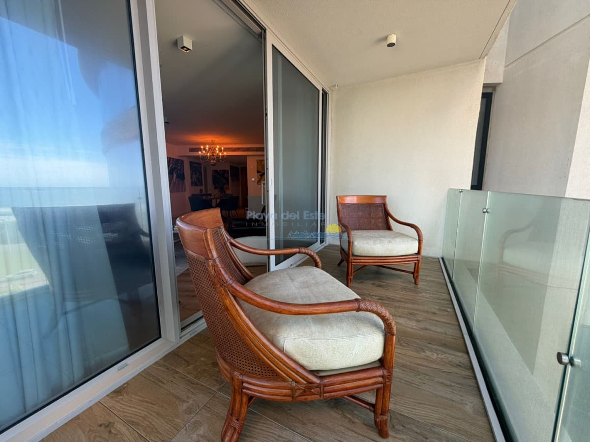 Apartamento en Venta de 2 dormitorios en Torre Trump , Punta del este , Playa brava  - Inmobiliaria Playa del Este