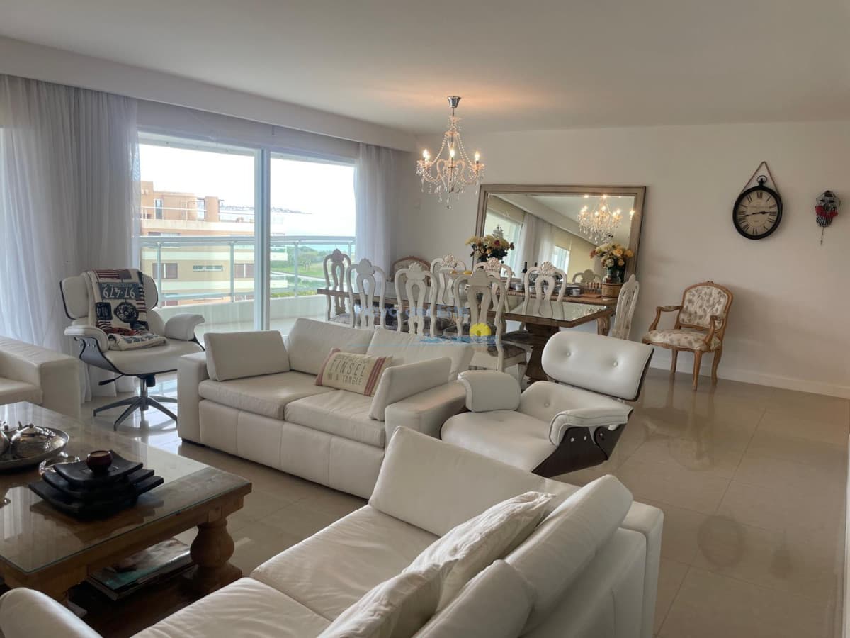 Apartamento en Venta de 3 dormitorios en Punta del este , Playa Mansa , Torre Aquarela  - Inmobiliaria Playa del Este