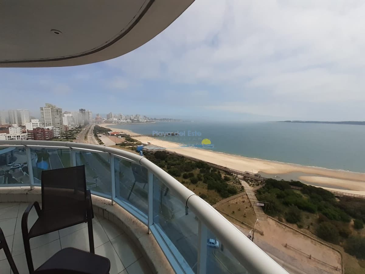 Apartamento en Venta de 3 Dormitorios en Punta del este , Playa Mansa , Torre Millenium , Vista al mar  - Inmobiliaria Playa del Este