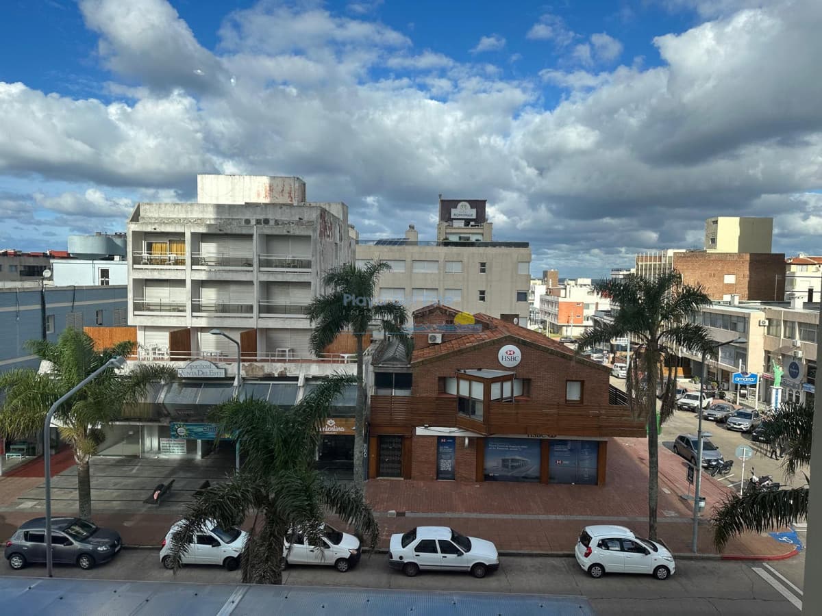 Apartamento en Venta de 3 Dormitorios en la peninsula , Punta del este  - Inmobiliaria Playa del Este