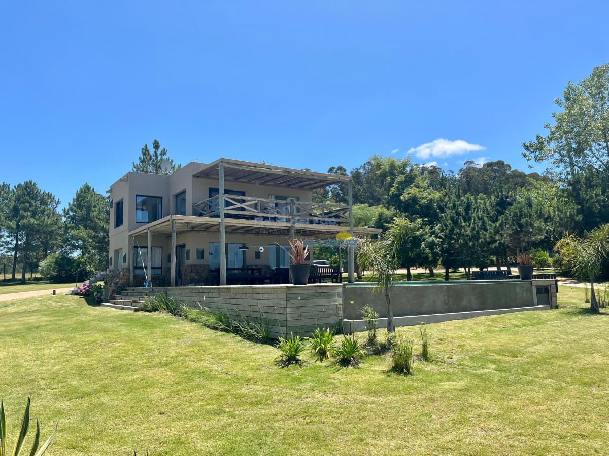 Casa en Alquiler de 4 dormitorios en Manantiales , Maldonado , La barra - Inmobiliaria Playa del Este
