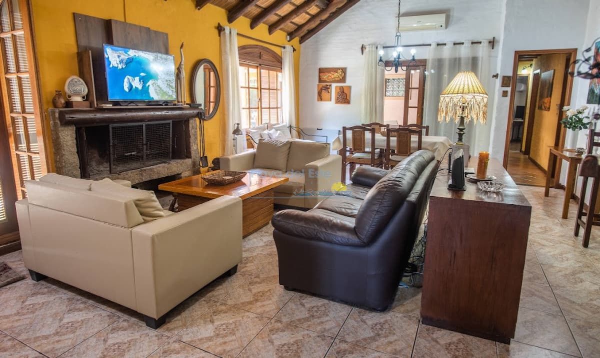 Casa en venta de 4 dormitorios en Punta del este , Maldonado  - Inmobiliaria Playa del Este