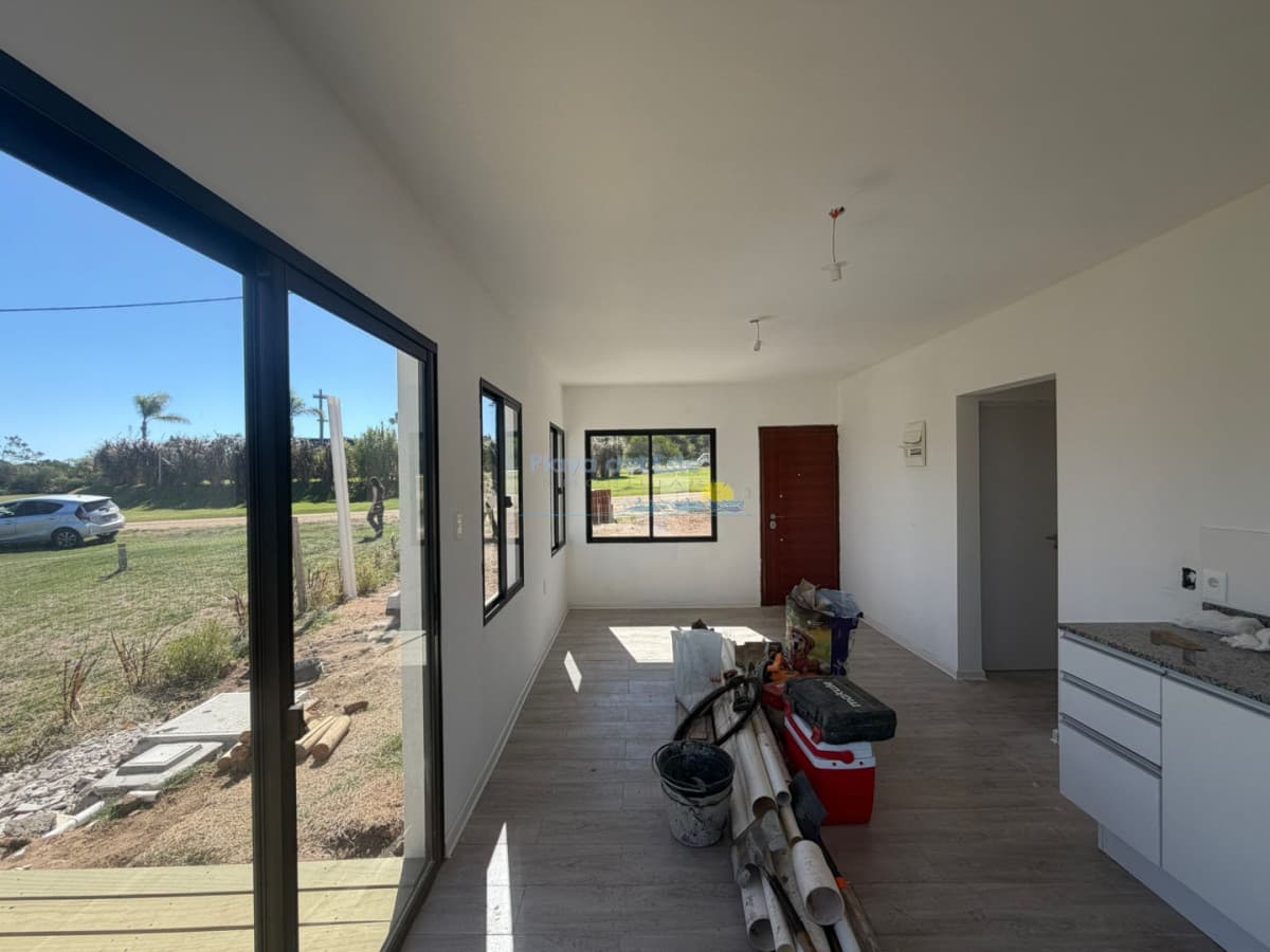 Casa PH en Venta de 2 dormitorios en Punta Negra , Piriápolis , A metros del mar  - Inmobiliaria Playa del Este