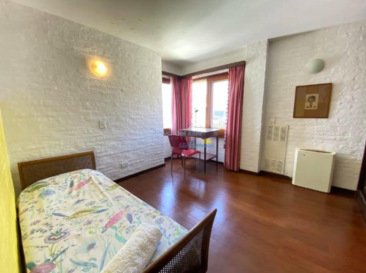 Casa en Venta en Península 6 dormitorios , Punta del este  - Inmobiliaria Playa del Este