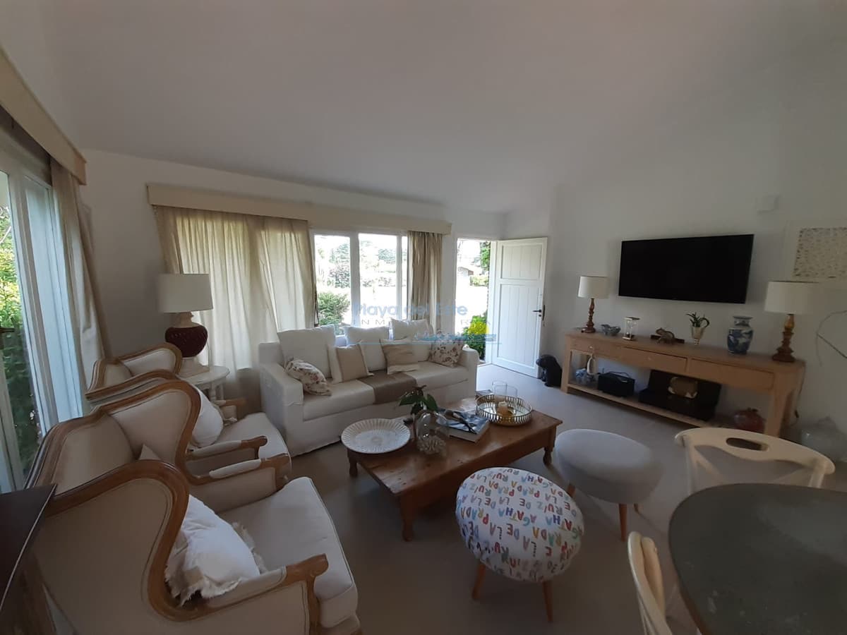 Clásico Chalet a pasos de playa mansa  - Inmobiliaria Playa del Este