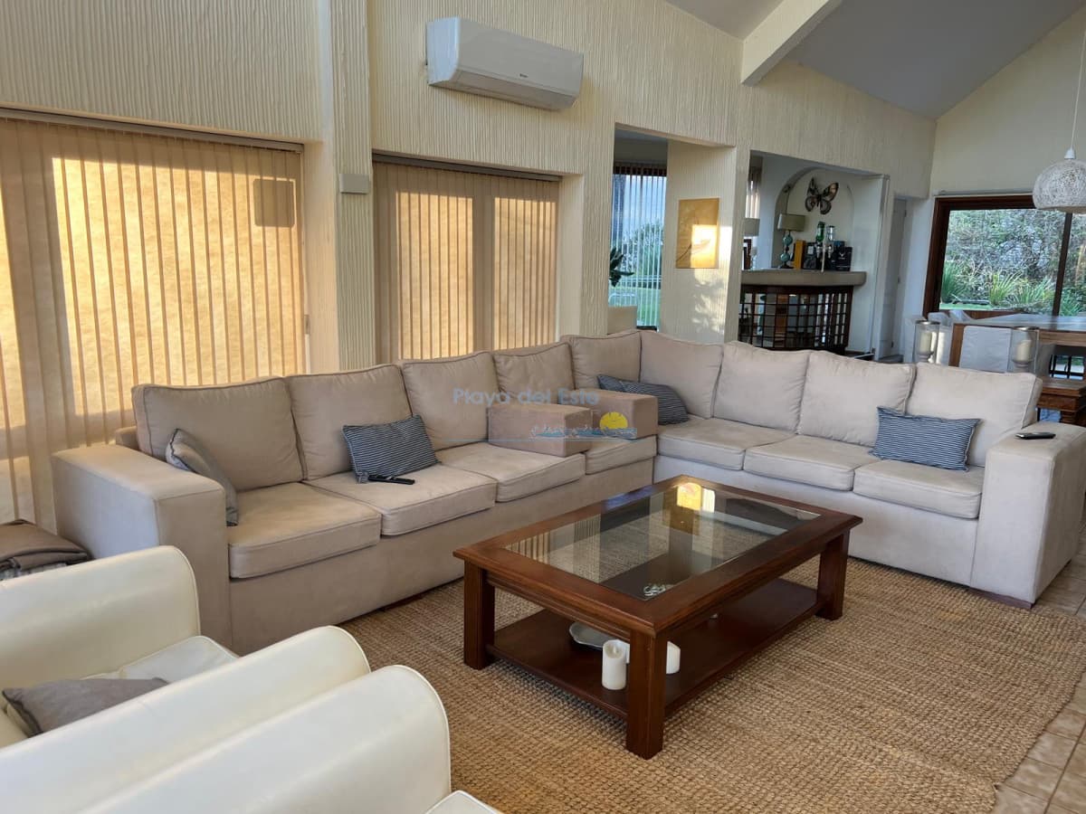 Casa en Venta en Barrio Lugano , Punta del este  - Inmobiliaria Playa del Este
