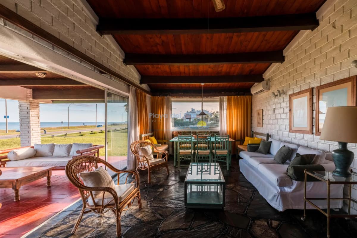 CASA EN ALQUILER DE TEMPORADA EN PUNTA DEL ESTE , PLAYA MANSA  - Inmobiliaria Playa del Este