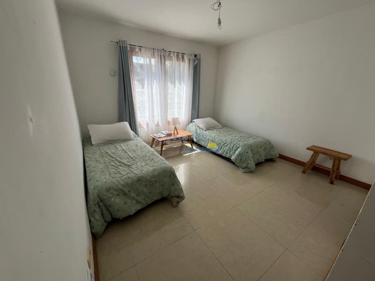 Casa de 5 dormitorios en alquiler en Lugano, Punta del Este - Inmobiliaria Playa del Este