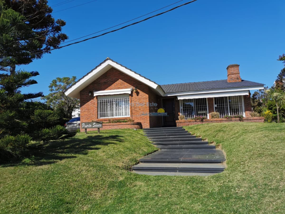 Casa en venta en Punta del este de 4 dormitorios , Playa mansa - Inmobiliaria Playa del Este