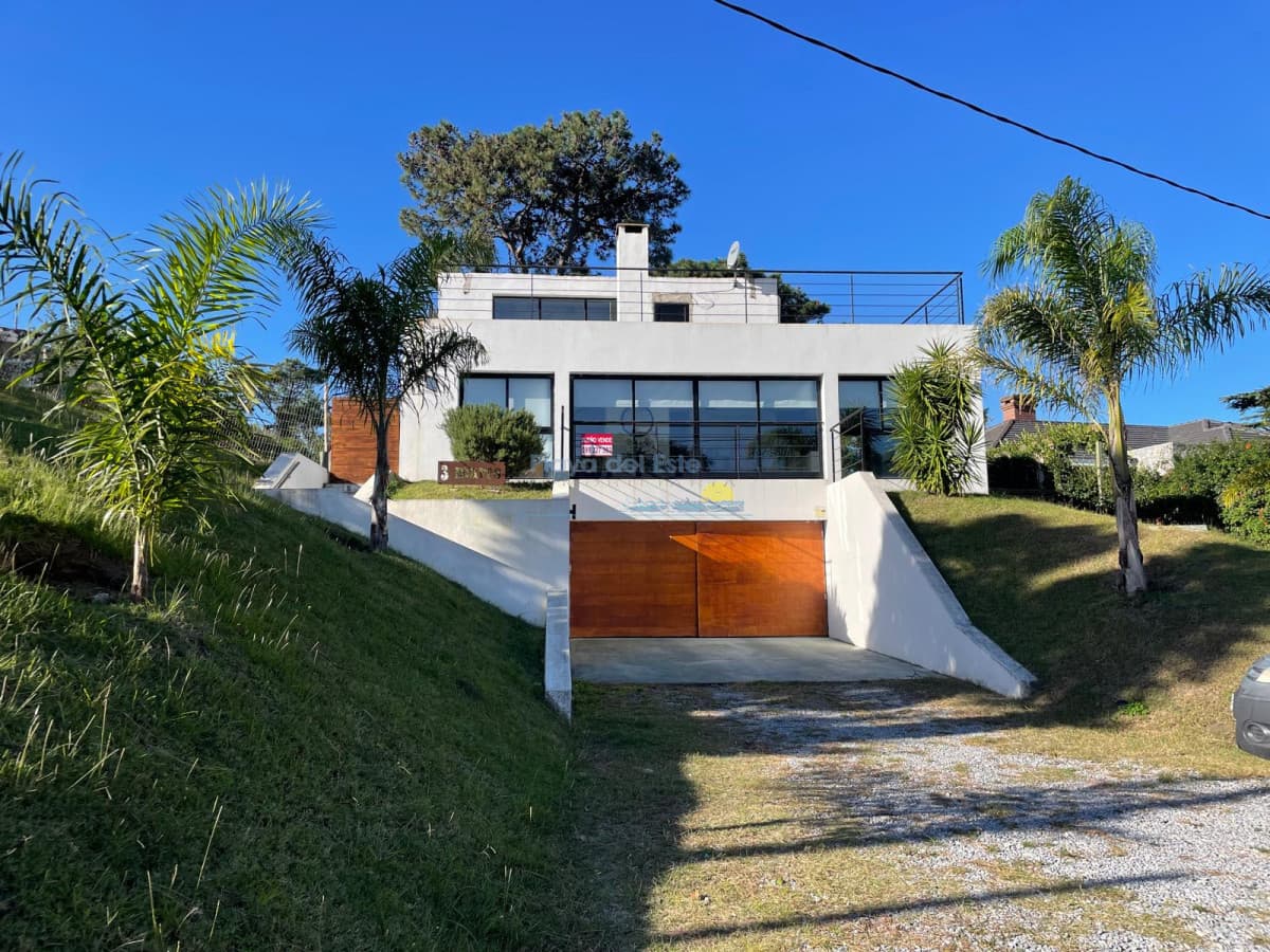 Casa de 3 dormitorios en Cantegril , Punta del este , Playa Mansa  - Inmobiliaria Playa del Este