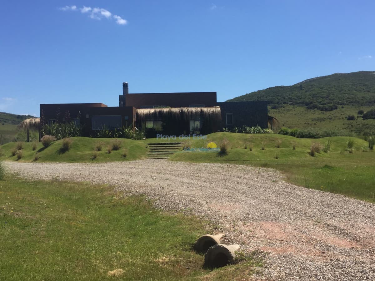Punta Negra 4 dormitorios, 4 baños. - Inmobiliaria Playa del Este