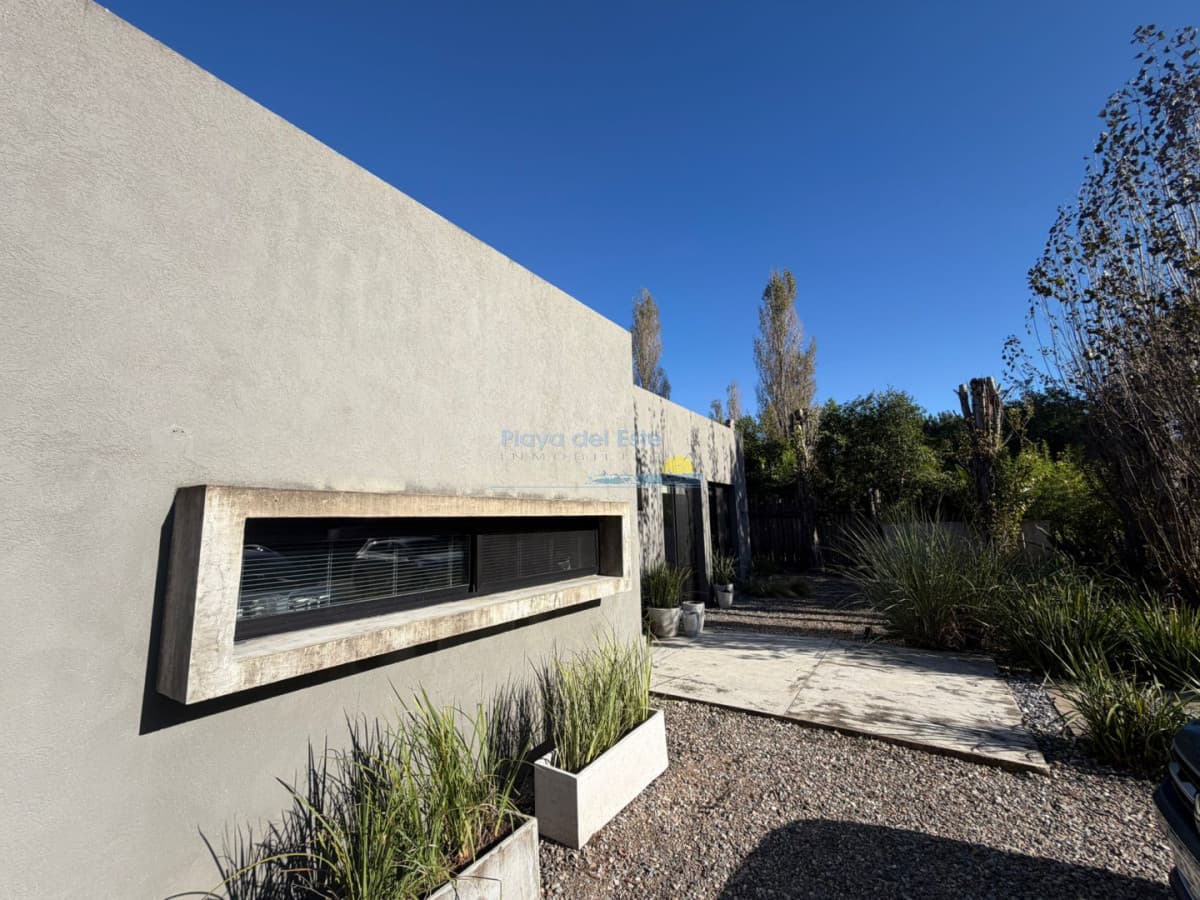 Confortable casa en Barrio Privado - Inmobiliaria Playa del Este