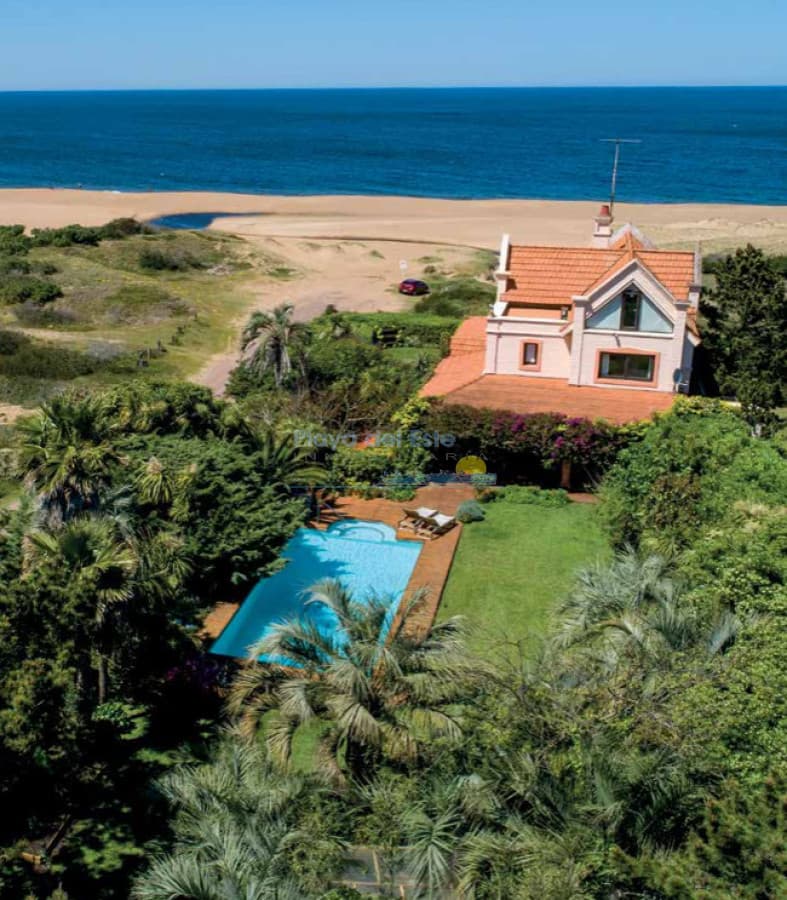 Casa en Venta en Punta ballena 5 dormitorios , Punta del este  - Inmobiliaria Playa del Este