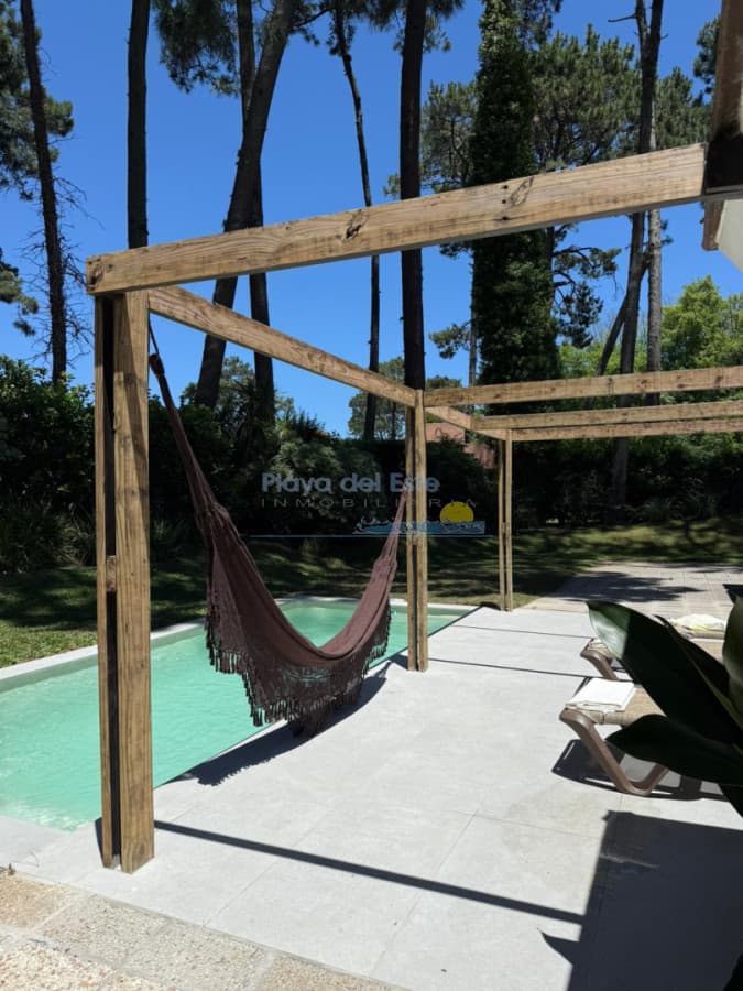 Espectacular Chalet en Lugano - Inmobiliaria Playa del Este