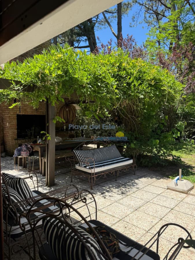 Espectacular Chalet en Lugano - Inmobiliaria Playa del Este