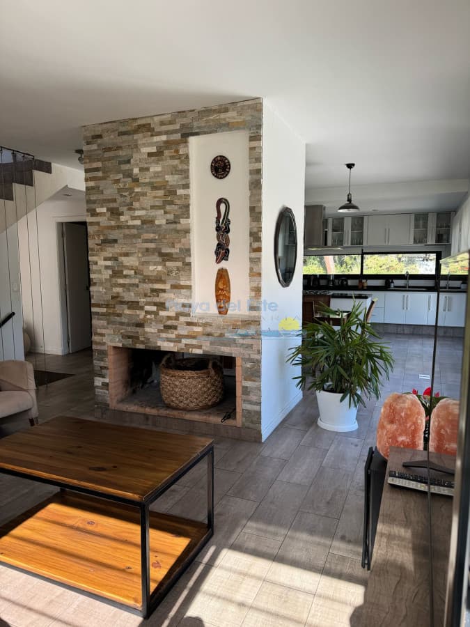 Casa de 3 dormitorios en Cantegril , Punta del este , Playa Mansa  - Inmobiliaria Playa del Este