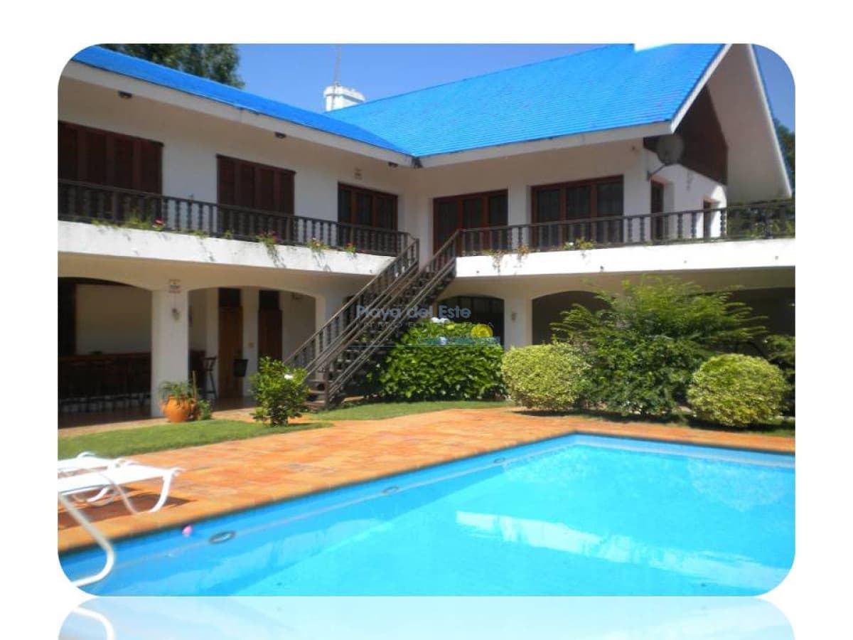 Casa en alquiler temporal en San Rafael de 6 dormitorios , Punta del este  - Inmobiliaria Playa del Este