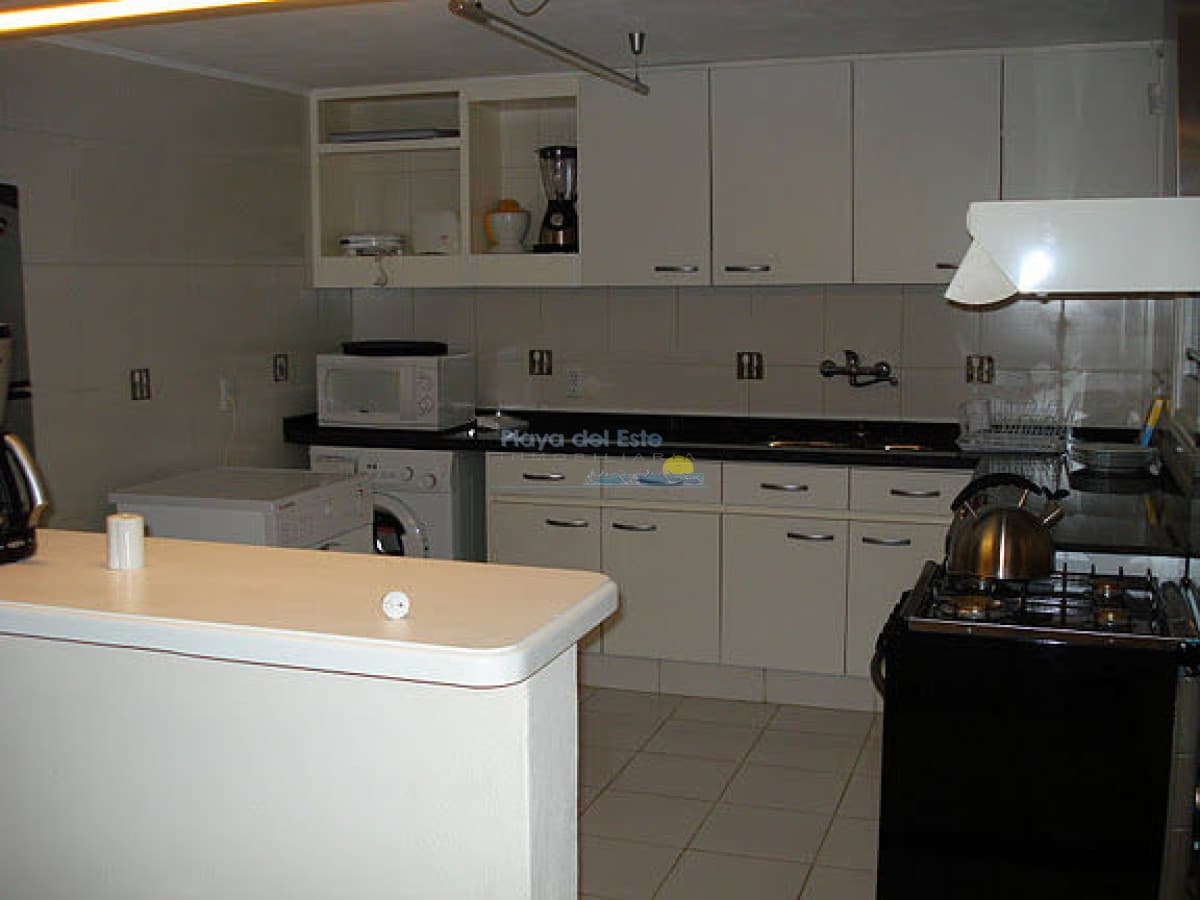 Casa en La Barra, 4 dormitorios * - Inmobiliaria Playa del Este