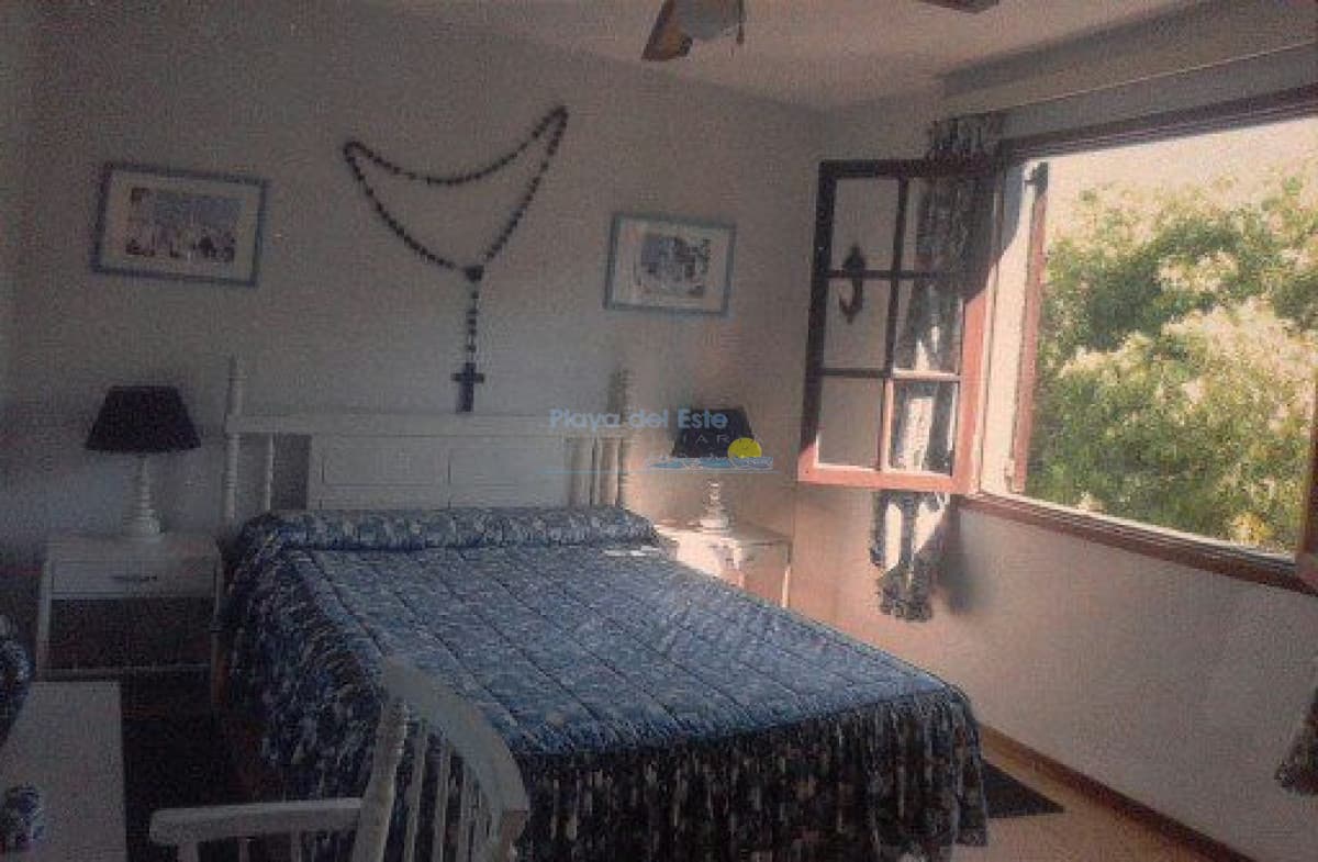 Casa en alquiler de temporada de 4 dormitorios en Punta del este , Pinares  - Inmobiliaria Playa del Este