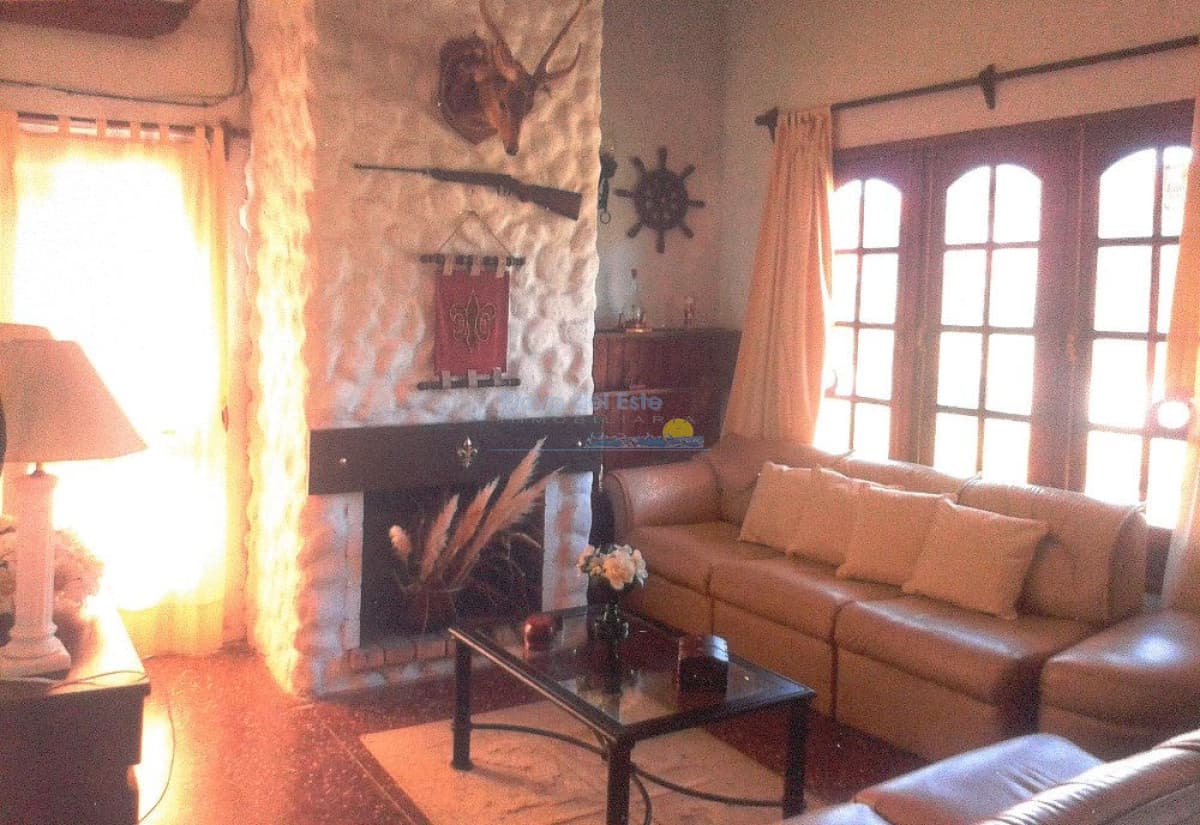 Casa en alquiler de temporada de 4 dormitorios en Punta del este , Pinares  - Inmobiliaria Playa del Este