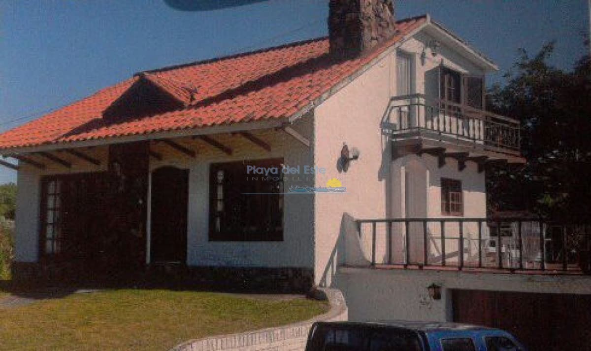 Casa en alquiler de temporada de 4 dormitorios en Punta del este , Pinares  - Inmobiliaria Playa del Este