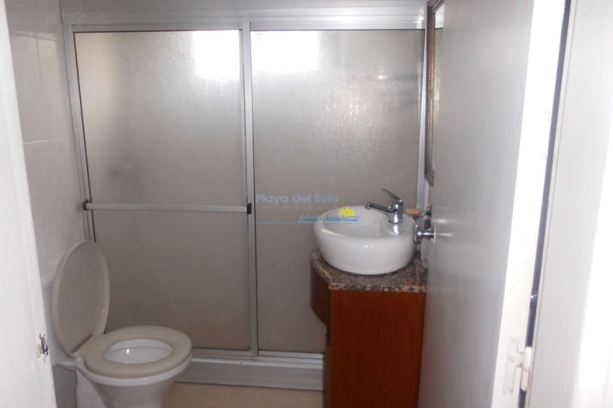 Casa en alquiler de temporada de 4 dormitorios en Punta del este , Pinares  - Inmobiliaria Playa del Este